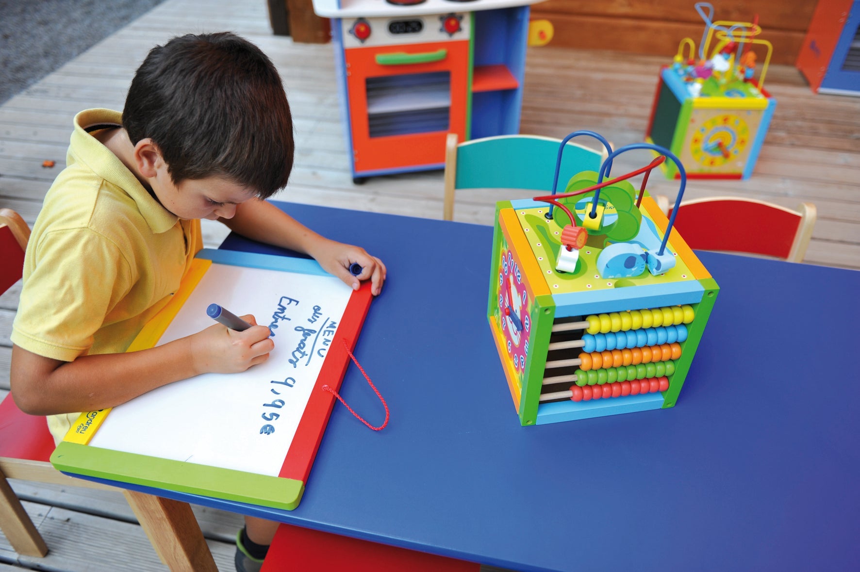 Magnetic easel toy 2 in 1.