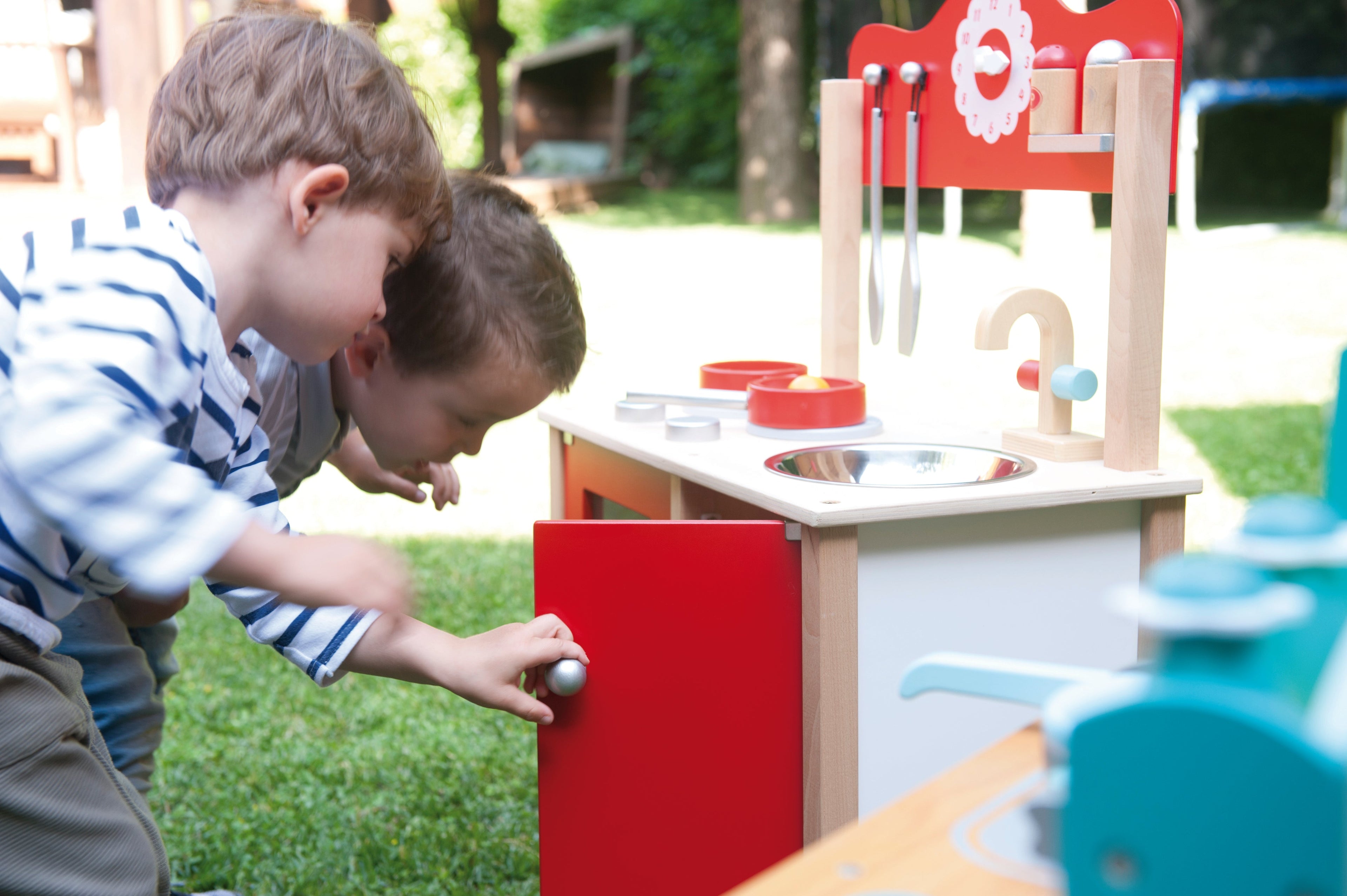 6 piece wooden play kitchen.